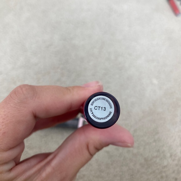 Mary Kay Unlimited Lip Gloss Berry Delight .13 fl oz New In Box NIB - Picture 2 of 2